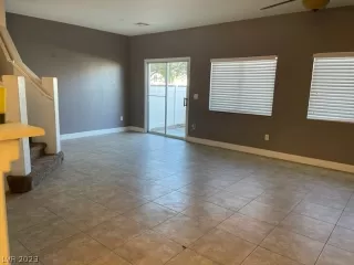 Photo #2: 2464044 Listing 