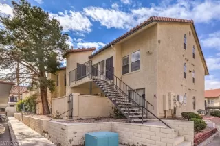 Photo #1: 2464056 Listing 