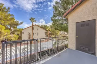 Photo #3: 2464056 Listing 