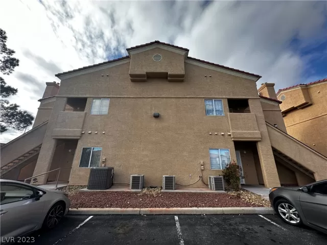 MLS: 2464062 Condo For Sale