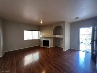 Photo #3: 2464062 Listing 