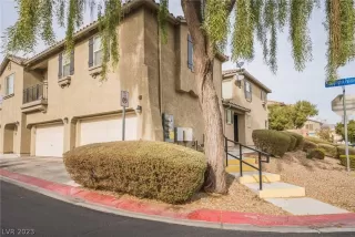 Photo #4: 2464078 Listing