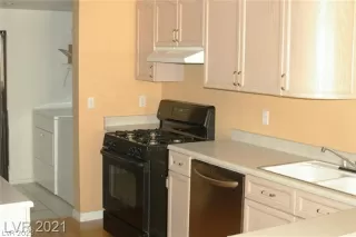 Photo #1: 2464081 Listing 