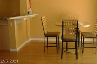 Photo #3: 2464081 Listing 