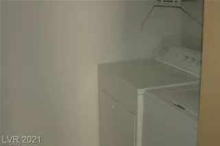 Photo #4: 2464081 Listing 