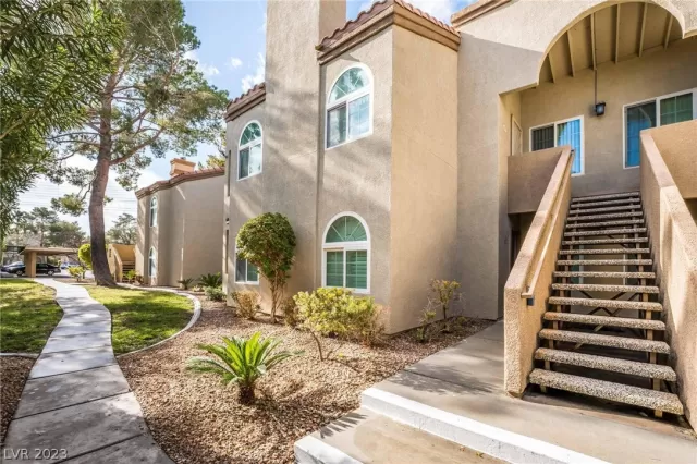 MLS: 2464086 Condo For Sale