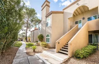 Photo #2: 2464086 Listing