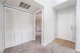 Photo #4: 2464086 Listing