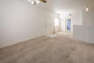 Photo #4: 2464098 Listing