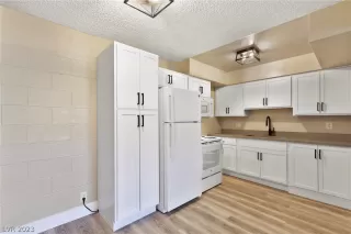 Photo #2: 2464104 Listing