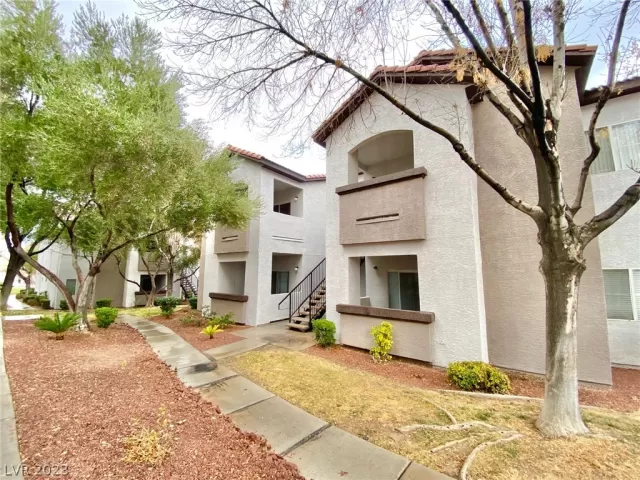 MLS: 2464112 Condo For Sale