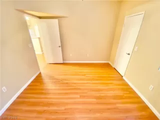 Photo #5: 2464112 Listing 