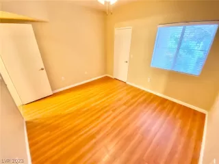 Photo #6: 2464112 Listing 