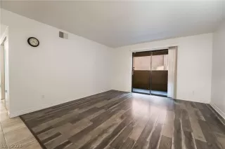 Photo #4: 2464128 Listing 