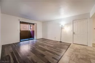 Photo #5: 2464128 Listing 