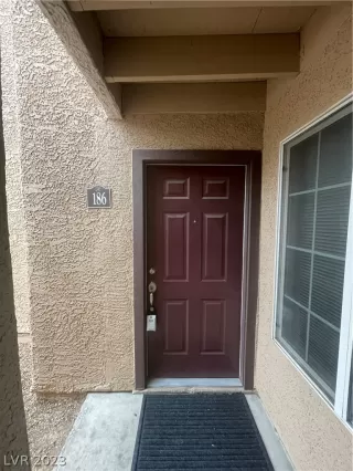 Photo #2: 2464139 Listing 