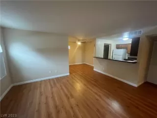 Photo #4: 2464139 Listing 