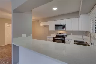 Photo #4: 2464142 Listing