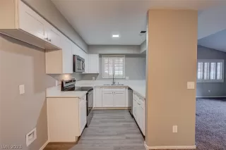 Photo #5: 2464142 Listing