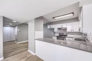 Photo #3: 2464150 Listing