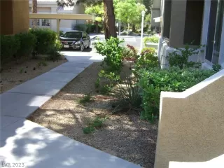 Photo #1: 2464162 Listing 