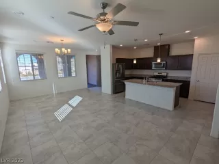 Photo #3: 2464203 Listing 