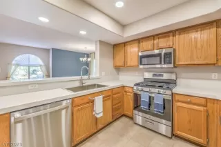 Photo #1: 2464221 Listing