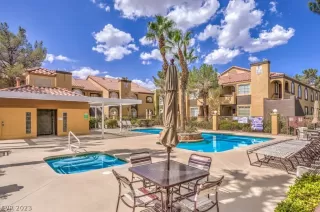 Photo #2: 2464221 Listing