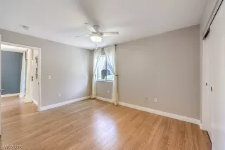 Photo #3: 2464221 Listing