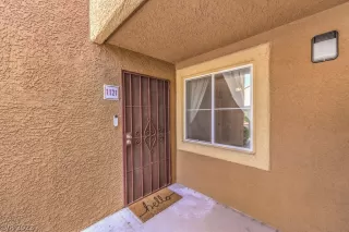 Photo #5: 2464221 Listing