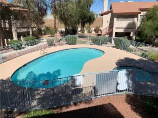 Photo #1: 2464223 Listing 