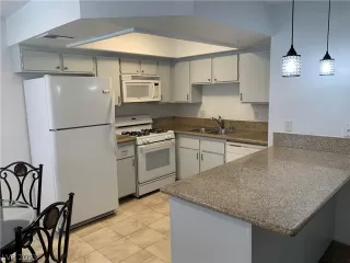 Photo #6: 2464223 Listing 