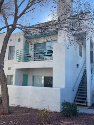 Photo #4: 2464258 Listing