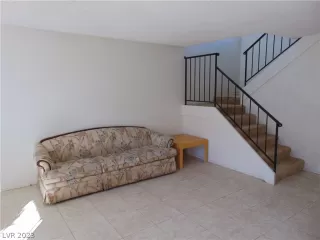 Photo #2: 2464283 Listing 