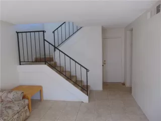 Photo #3: 2464283 Listing 