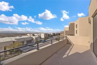 Photo #3: 2464292 Listing 