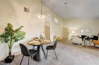 Photo #6: 2464303 Listing 