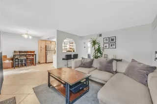 Photo #2: 2464325 Listing