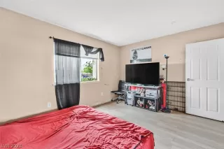 Photo #4: 2464325 Listing