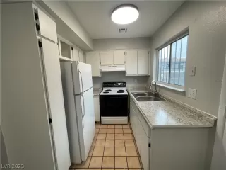 Photo #2: 2464382 Listing 