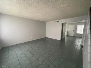 Photo #4: 2464382 Listing 