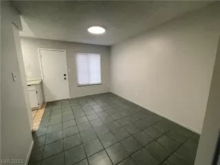 Photo #5: 2464382 Listing 