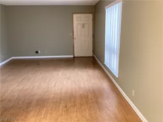 Photo #2: 2464409 Listing 