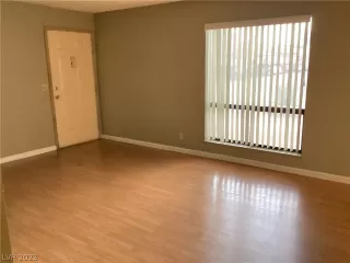 Photo #3: 2464409 Listing 