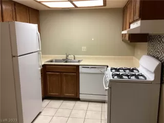 Photo #4: 2464409 Listing 