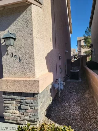 Photo #1: 2464419 Listing 