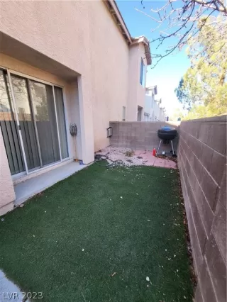 Photo #4: 2464419 Listing 