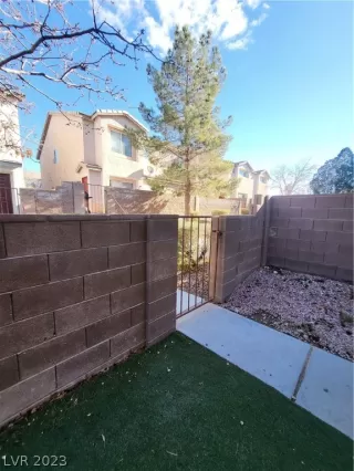 Photo #6: 2464419 Listing 