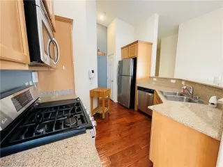 Photo #3: 2464430 Listing 