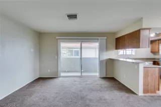 Photo #5: 2464446 Listing